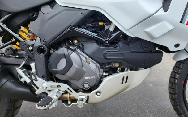 2023 Ducati DesertX Star White Silk