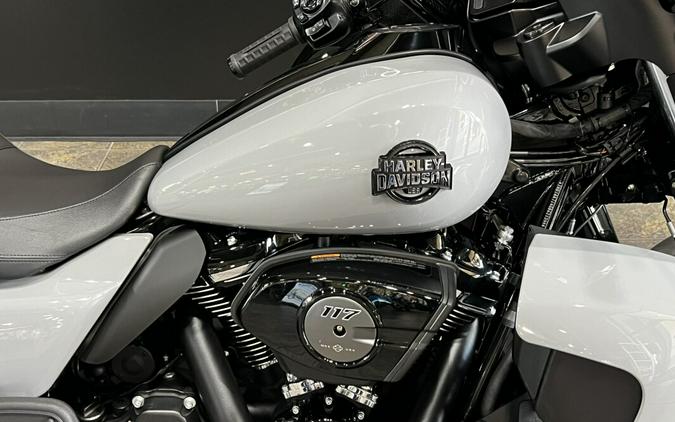 2025 Harley-Davidson Street Glide® Ultra Billiard Gray - Black Finish