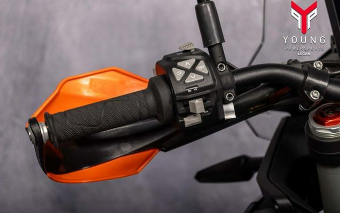 2027 KTM Adventure 890 R Rally