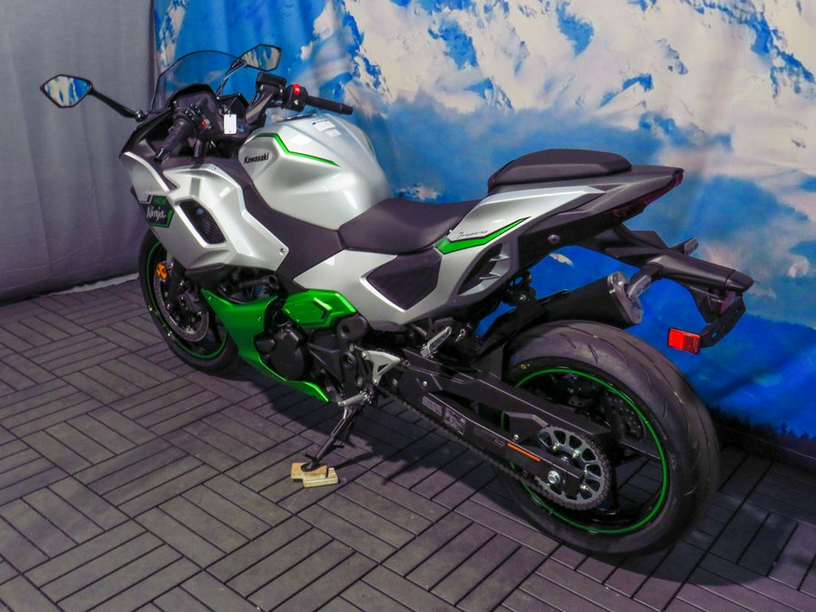 2024 Kawasaki Ninja® 7 Hybrid ABS