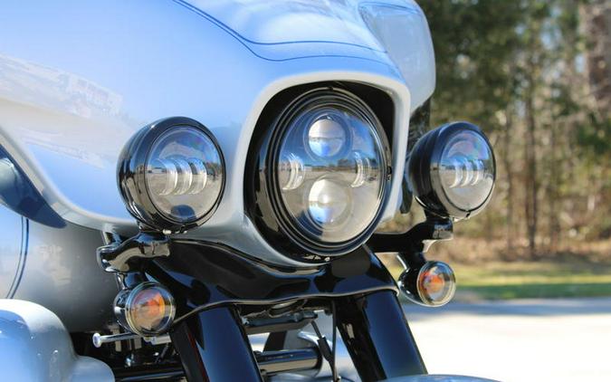 2025 Harley-Davidson® FLHTCUTG - Tri Glide® Ultra