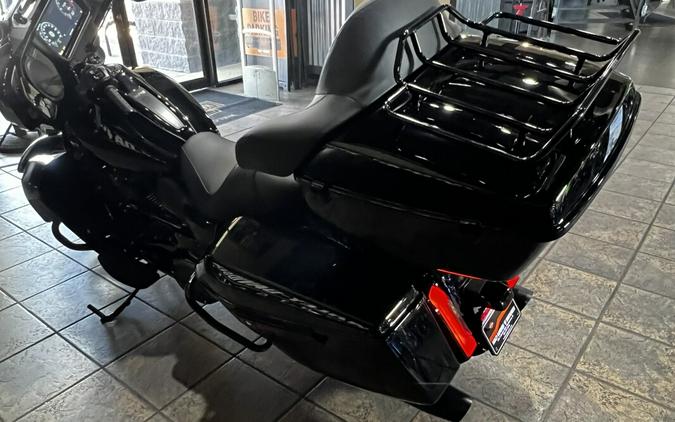 2025 Harley-Davidson Street Glide® Ultra Vivid Black - Black Finish