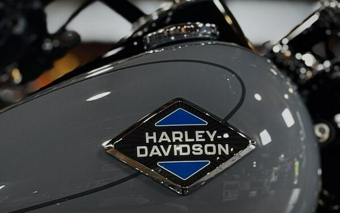 2026 Harley-Davidson® Heritage Classic Dark Billiard Gray Black Cast Wheels
