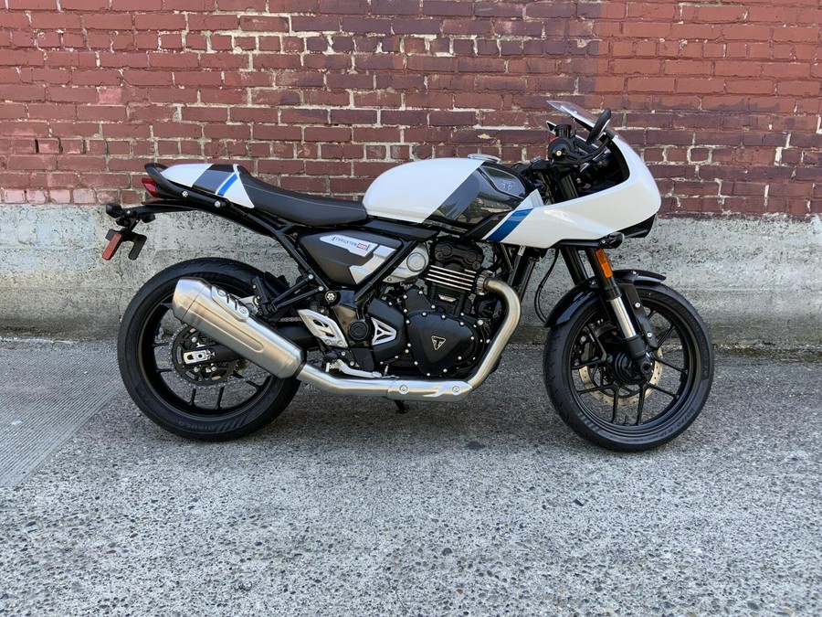 2026 Triumph THRUXTON 400