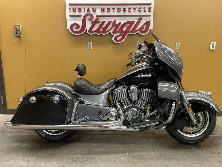 2016 Indian Motorcycle® Roadmaster® Steel Gray and Thunder Black