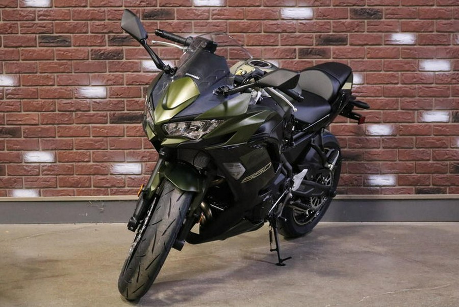 2024 Kawasaki Ninja® 650 ABS Metallic Covert Green/Metallic Spark Black