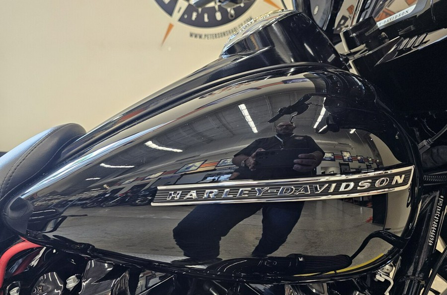 2018 Harley-Davidson® Street Glide® Special