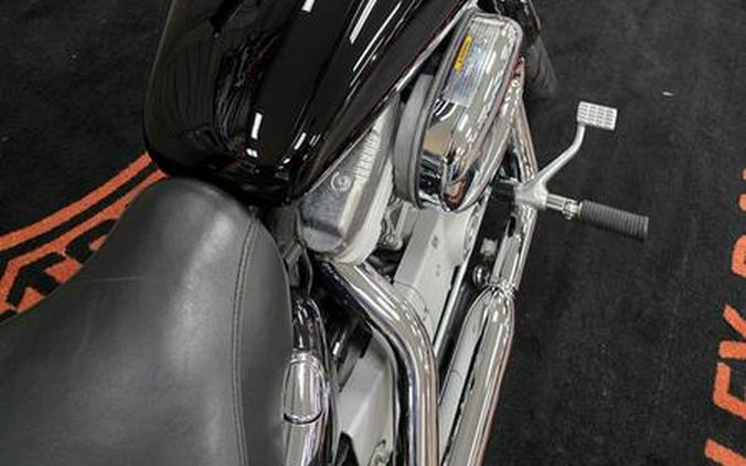 2008 Harley-Davidson® XL883C - Sportster® 883® Custom