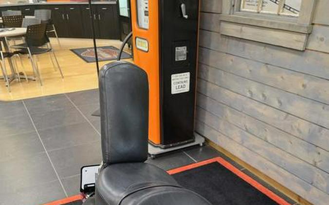 2008 Harley-Davidson® XL883C - Sportster® 883® Custom