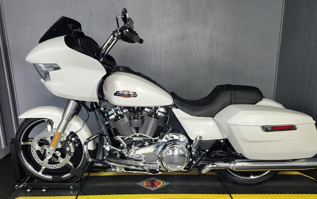 2024 Harley-Davidson Road Glide® FLTRX WHITE ONYX PRL