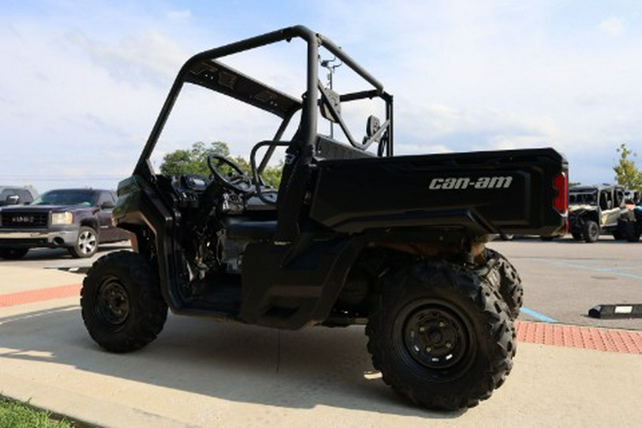 2023 Can-Am Defender HD9