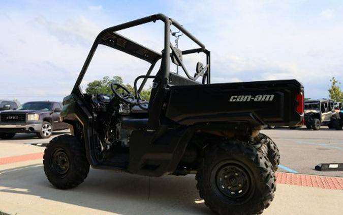 2023 Can-Am Defender HD9