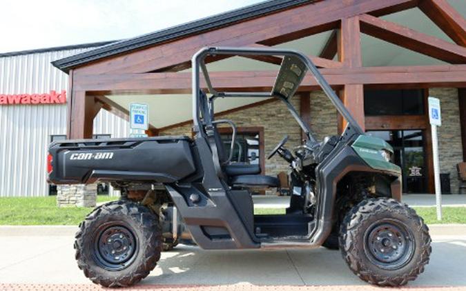 2023 Can-Am Defender HD9