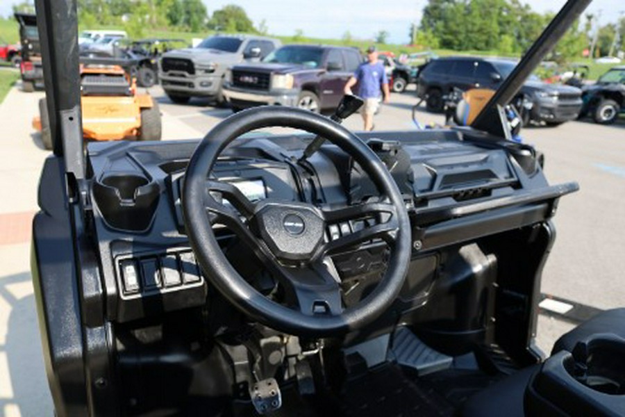 2023 Can-Am Defender HD9