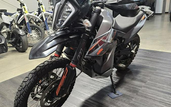 2021 KTM Adventure 890