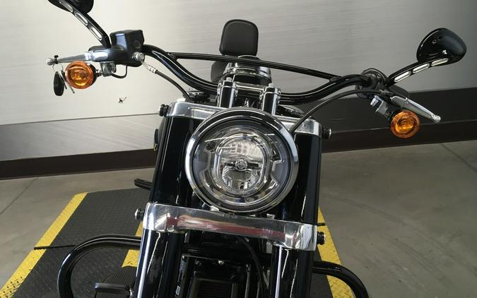 2018 Harley-Davidson® FLSL - Softail® Softail Slim®