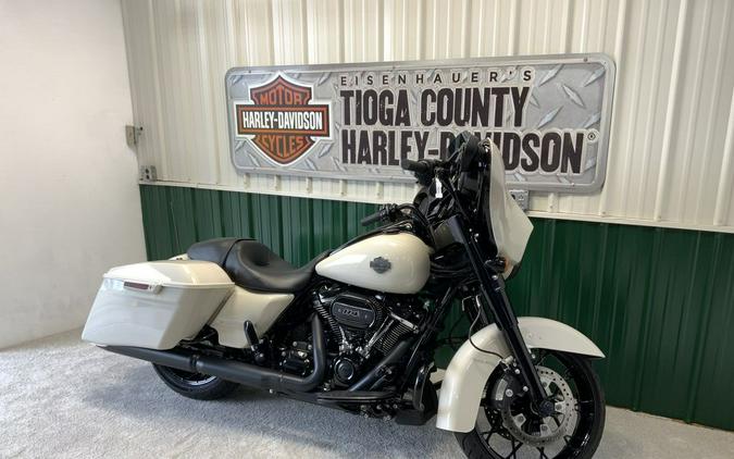 2022 Harley-Davidson® FLHXS - Street Glide® Special