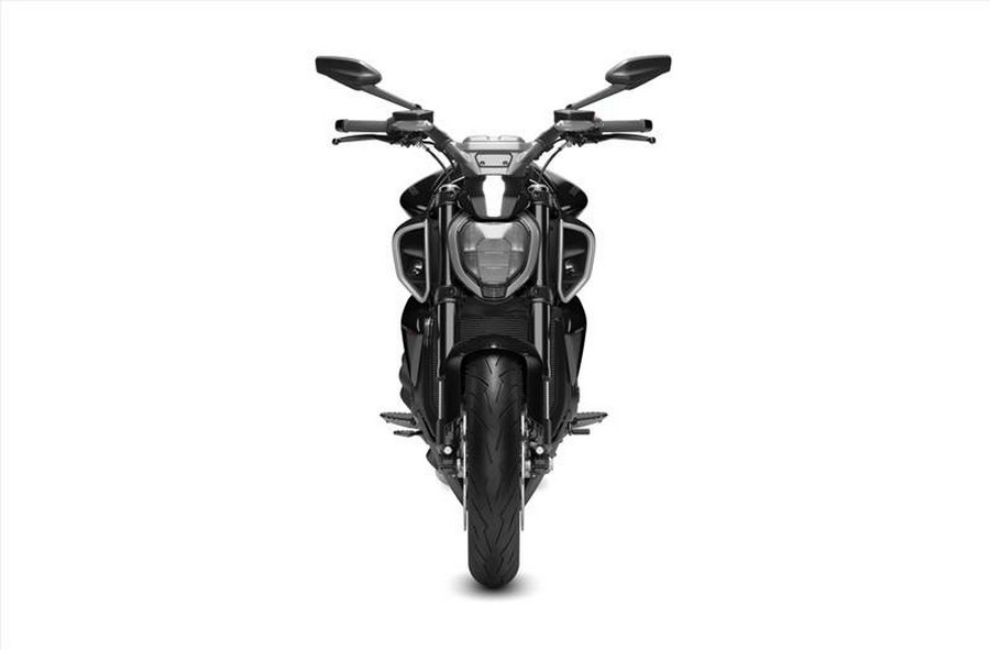 2024 Ducati Diavel V4 - Black