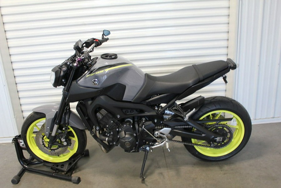 2016 Yamaha FZ-09 09