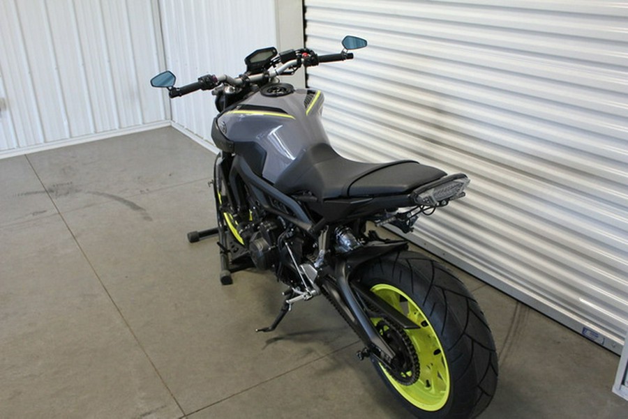 2016 Yamaha FZ-09 09