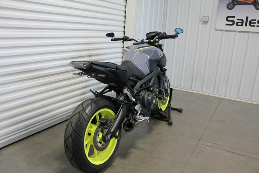 2016 Yamaha FZ-09 09