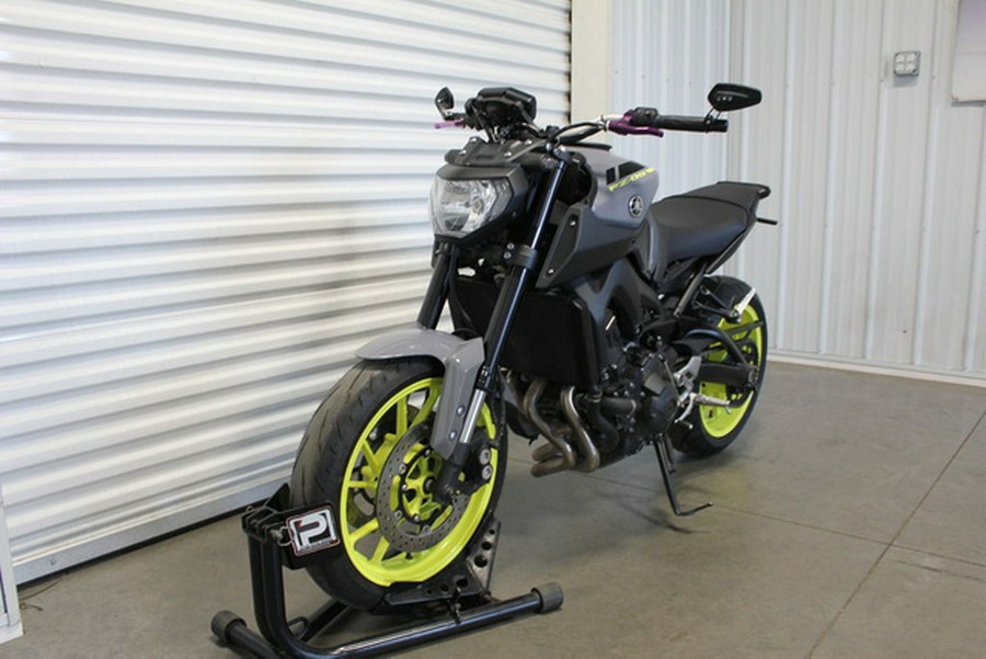2016 Yamaha FZ-09 09