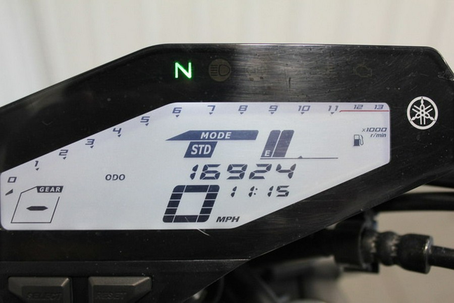 2016 Yamaha FZ-09 09