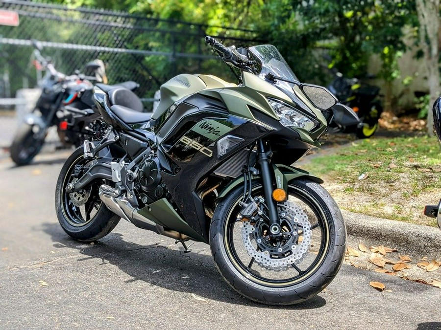 2024 Kawasaki Ninja® 650 KRT Edition ABS