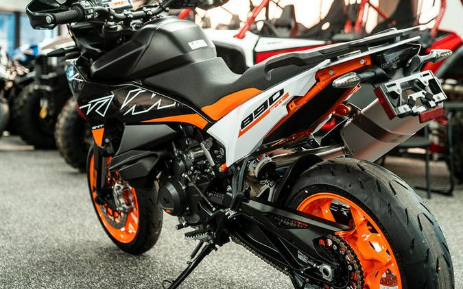 2024 KTM 890 SMT