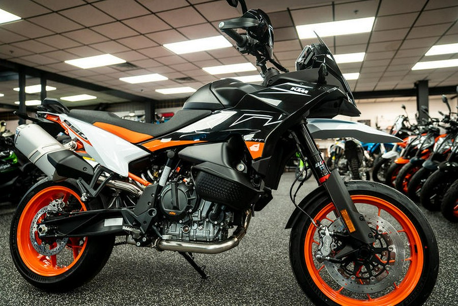 2024 KTM 890 SMT