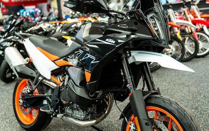 2024 KTM 890 SMT