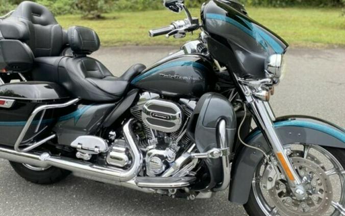 2015 CVO™ Ultra Limited