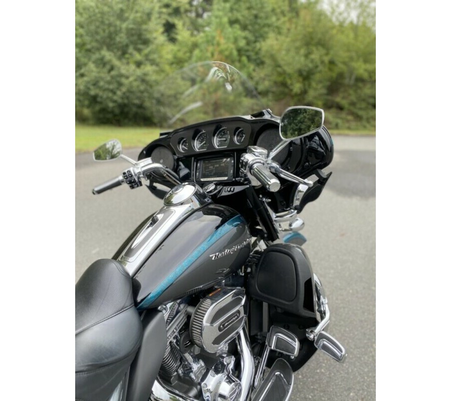 2015 CVO™ Ultra Limited