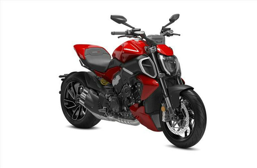 2024 Ducati Diavel V4 - Red