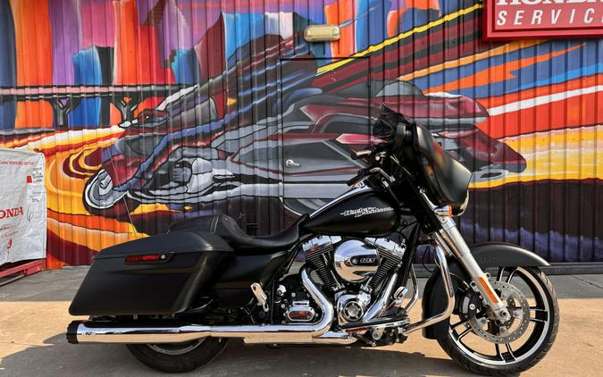 2016 Harley-Davidson® FLHX - Street Glide®