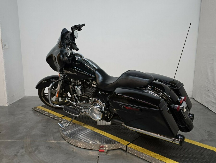 FLHX 2018 Street Glide