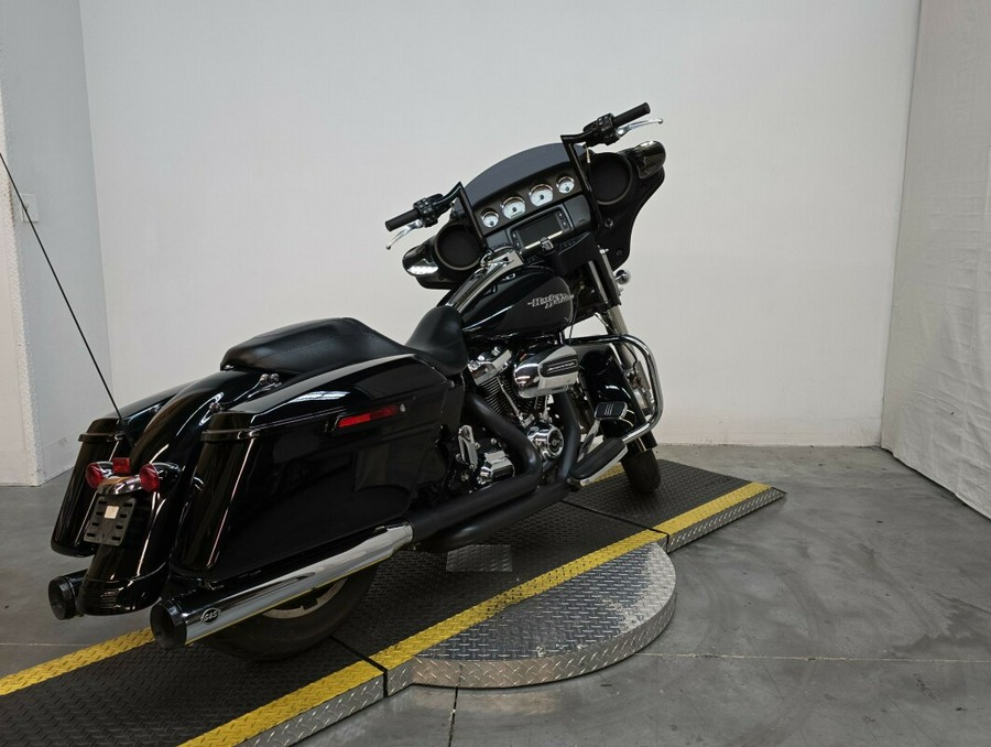 FLHX 2018 Street Glide