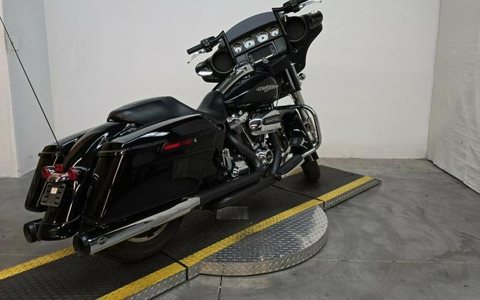 FLHX 2018 Street Glide