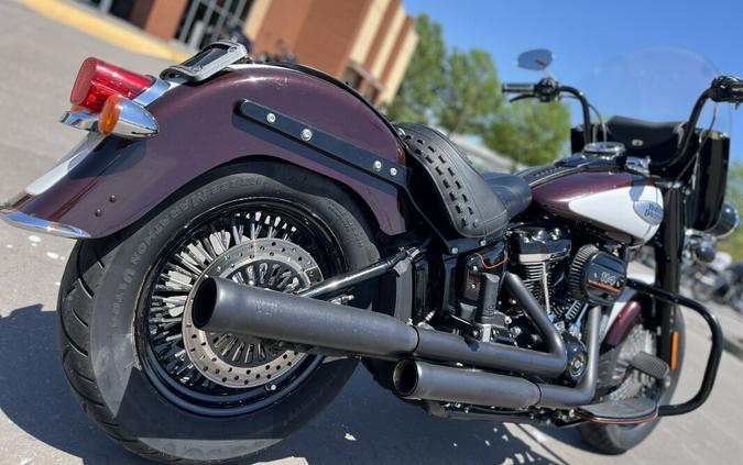 2020 Harley-Davidson® FLHCS Heritage Classic 114 Billiard Red/Vivid Black 066586