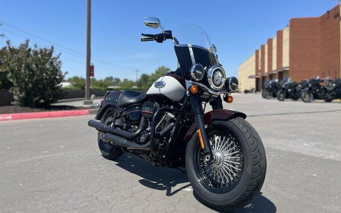 2020 Harley-Davidson® FLHCS Heritage Classic 114 Billiard Red/Vivid Black 066586