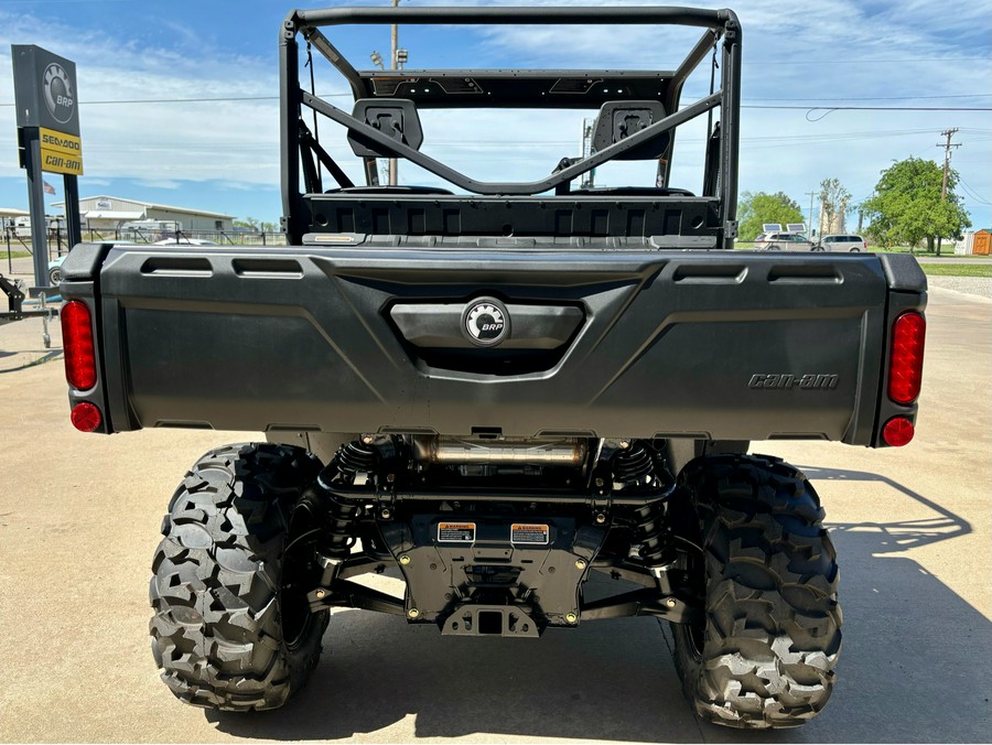 2024 Can-Am™ Defender DPS HD9