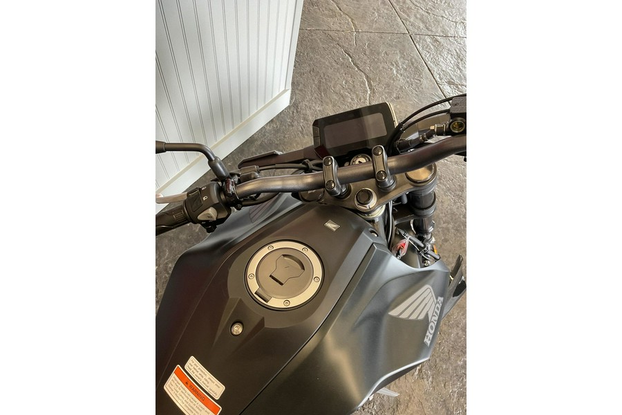 2025 Honda CB300R ABS