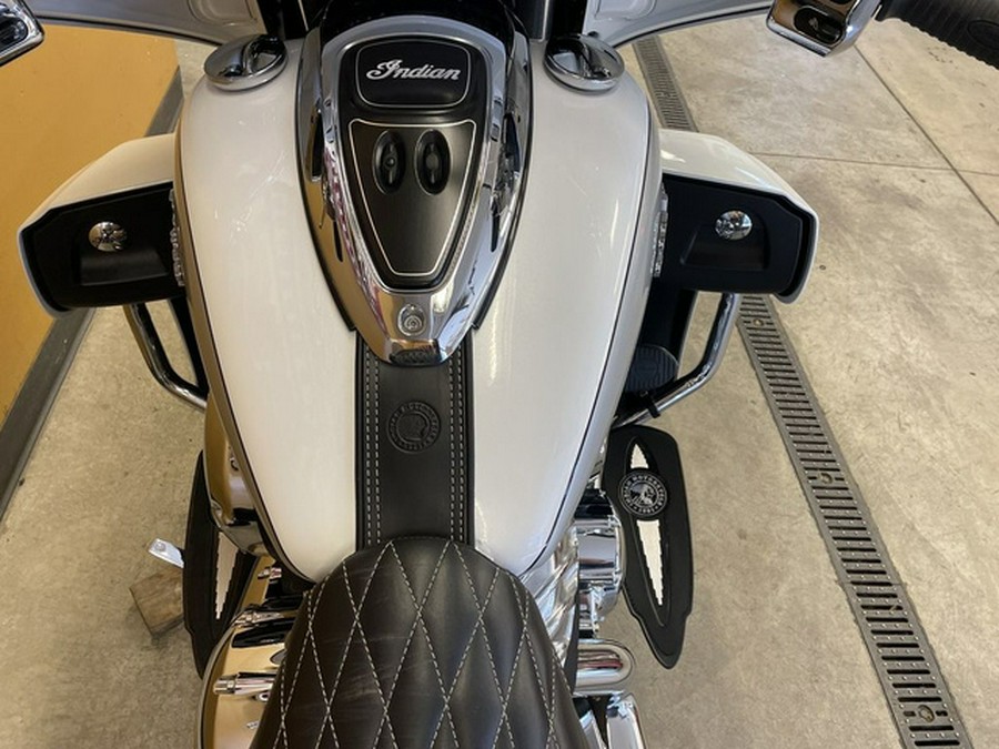2018 Indian Roadmaster ABS Pearl White Over Star Silver