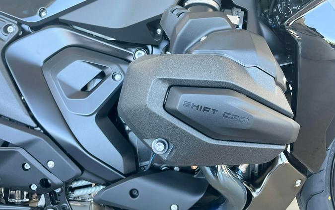 2026 BMW R1300RS