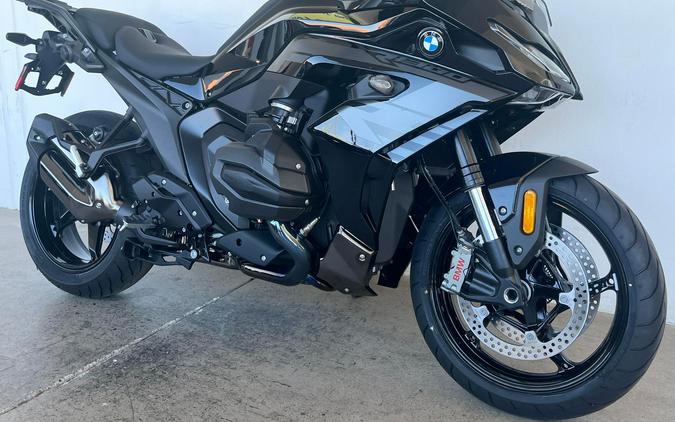 2026 BMW R1300RS