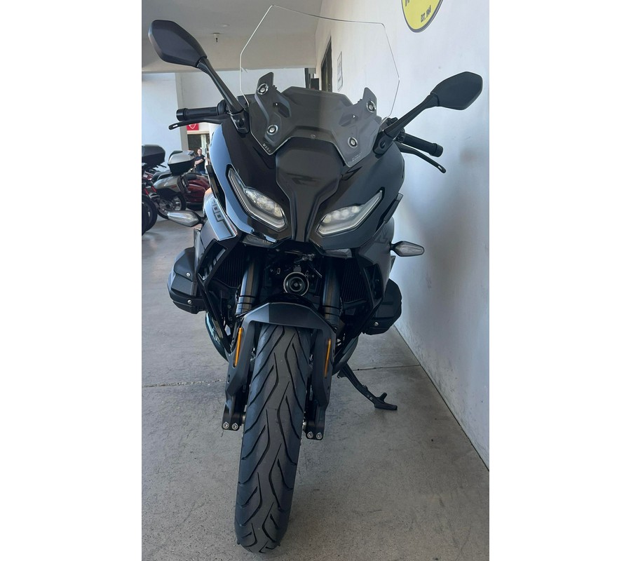 2026 BMW R1300RS