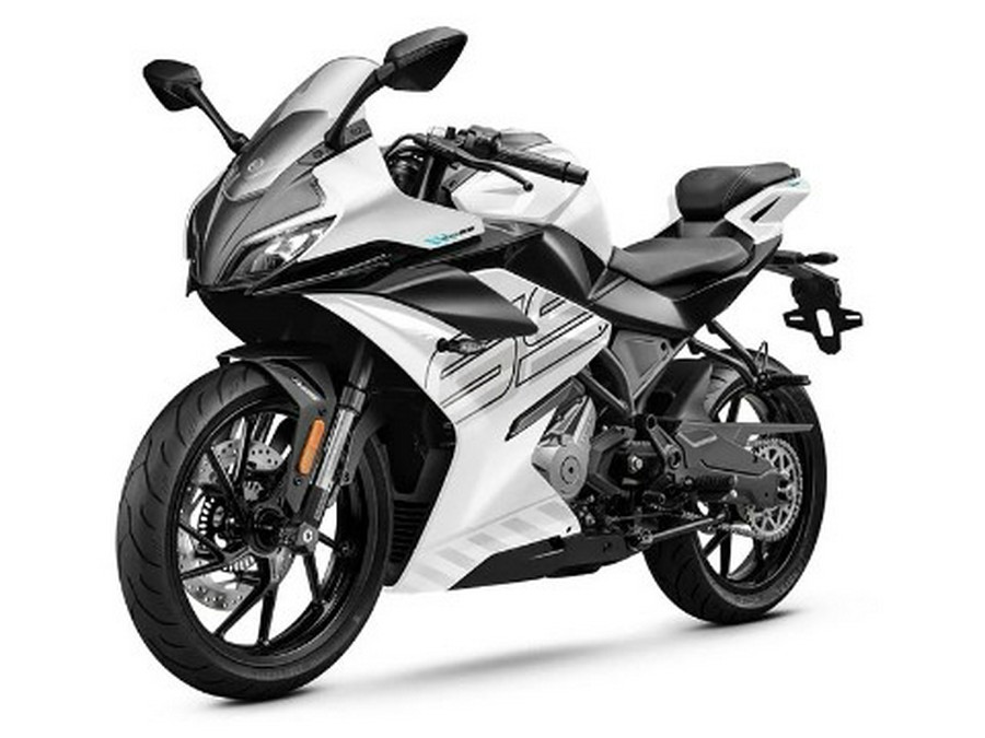 CFMOTO 300SS