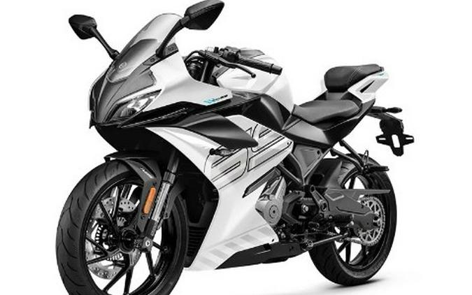 CFMOTO 300SS
