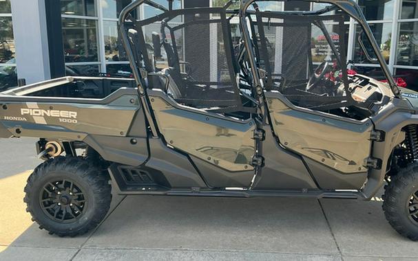 2025 Honda Pioneer 1000-6 Deluxe Crew