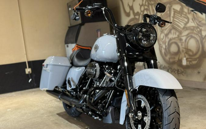 FLHRXS 2025 Road King™ Special